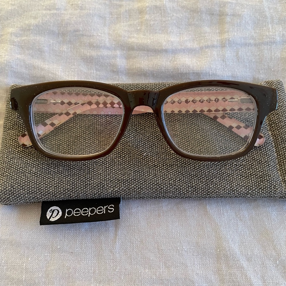 Reading glasses in 2.0 magnification